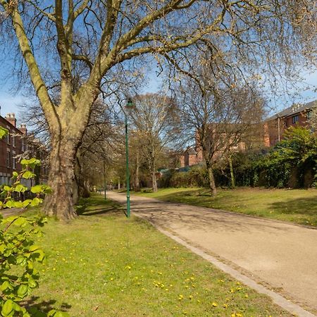 Limpenny Studio Apartment - Work Friendly And Outstanding Garden Studio Close To City Centre Nottingham Buitenkant foto