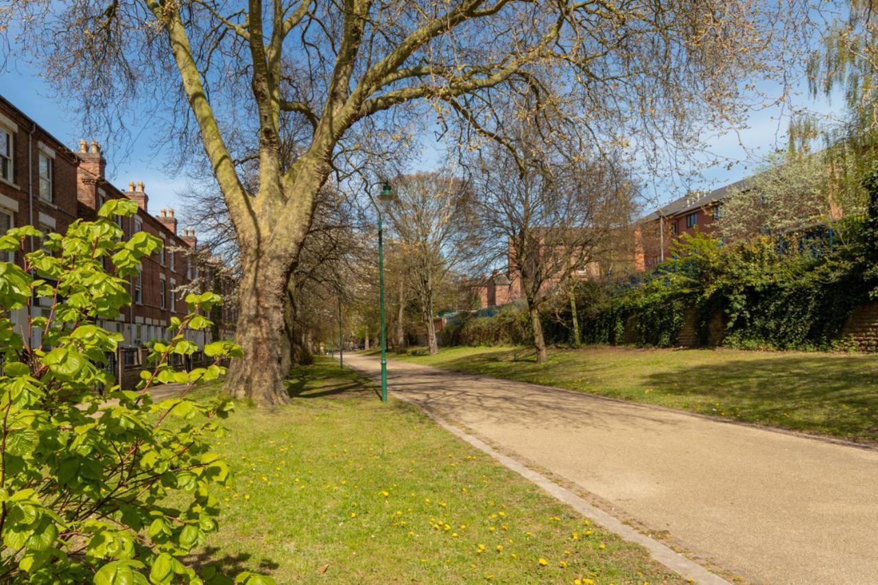 Limpenny Studio Apartment - Work Friendly And Outstanding Garden Studio Close To City Centre Nottingham Buitenkant foto