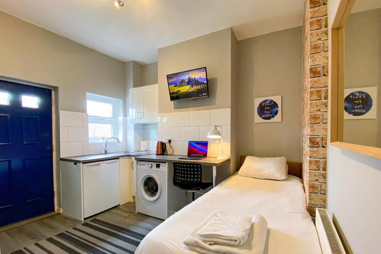 Limpenny Studio Apartment - Work Friendly And Outstanding Garden Studio Close To City Centre Nottingham Buitenkant foto
